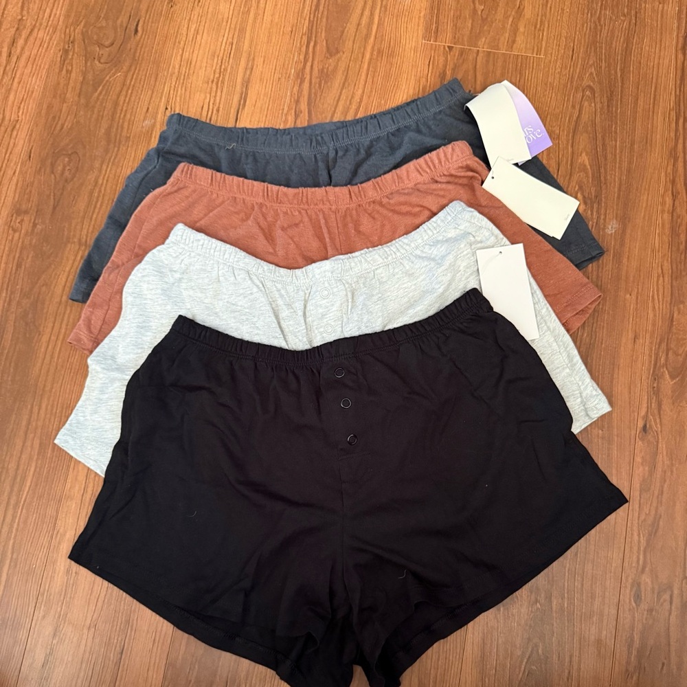 H&M XS Women's comfy shorts
4 pair all together.